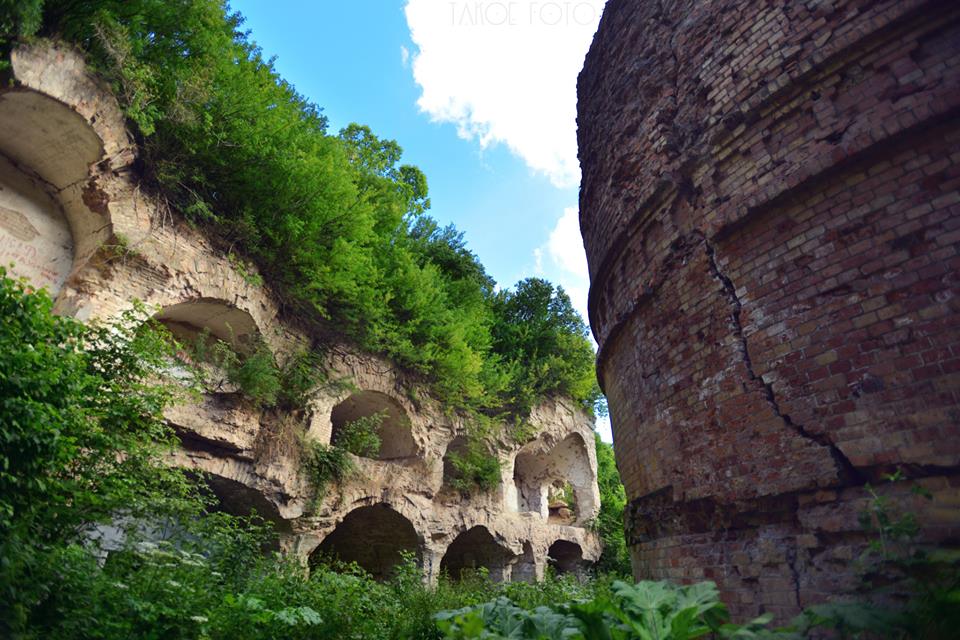 Таракановский форт