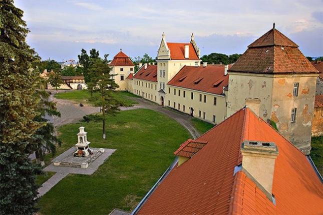 12 неповторних замків України, які має відвідати кожен