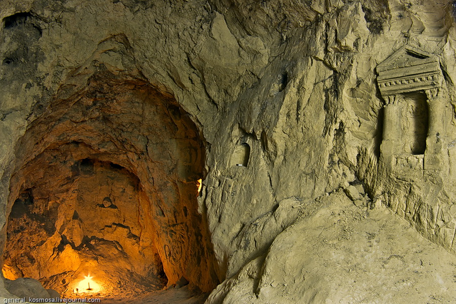 The Geonaut cave