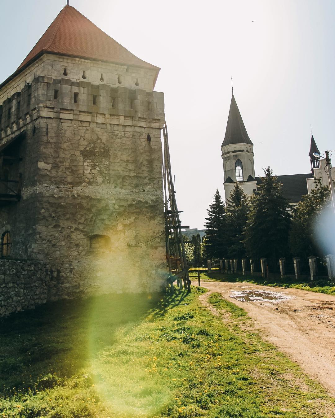 7 дивовижних палаців України, де ви не зустрінете туристів