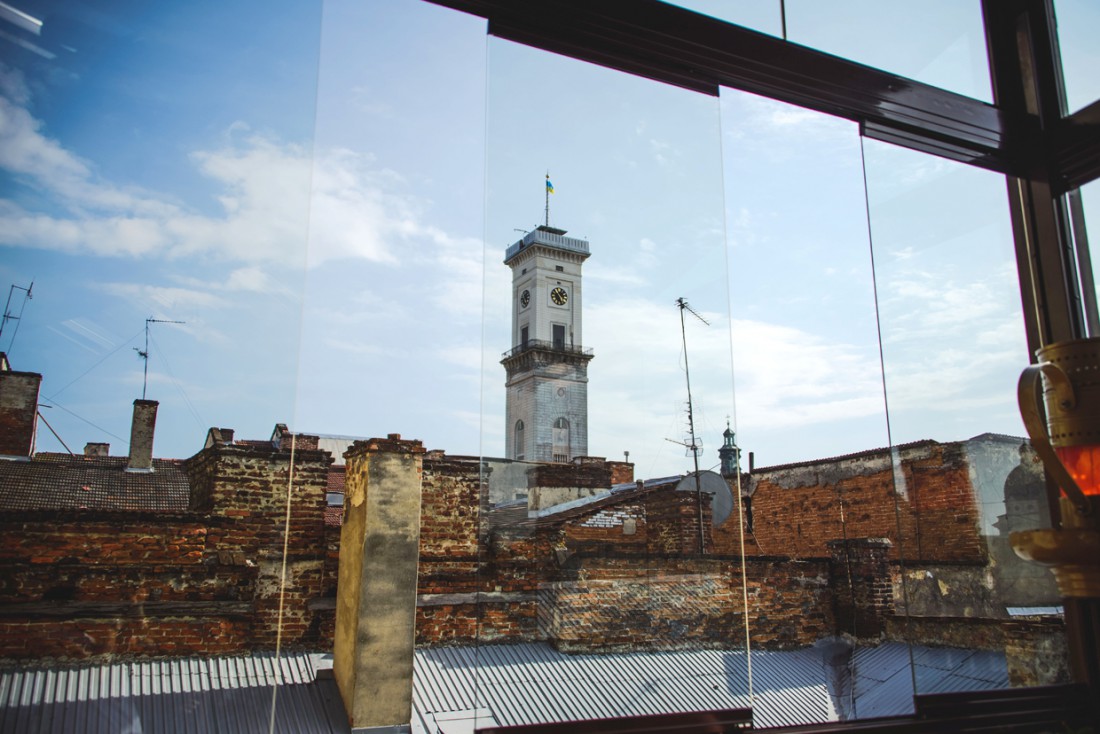 Ресторани з терасами у Львові, з яких видно дахи старого міста
