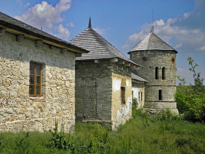 Малоизвестные замки Хмельницкой области: почему роскошные дворцы превратились в руины