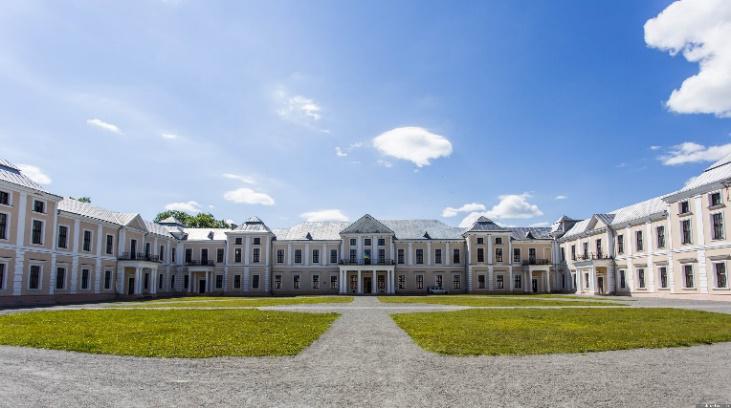 “Український Версаль”: палац у Вишнівці показали з висоти пташиного польоту (відео)