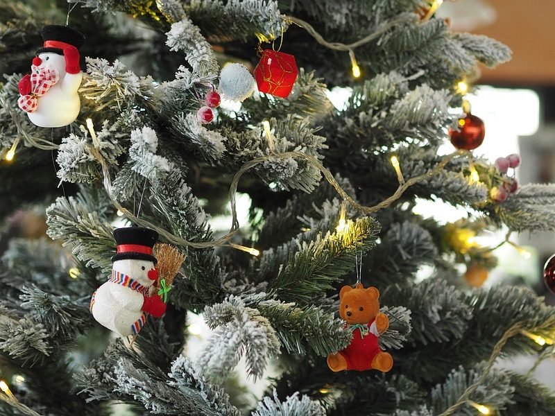 Що є справжнім символом новорічно-різдвяних свят в Україні: дідух чи ялинка?