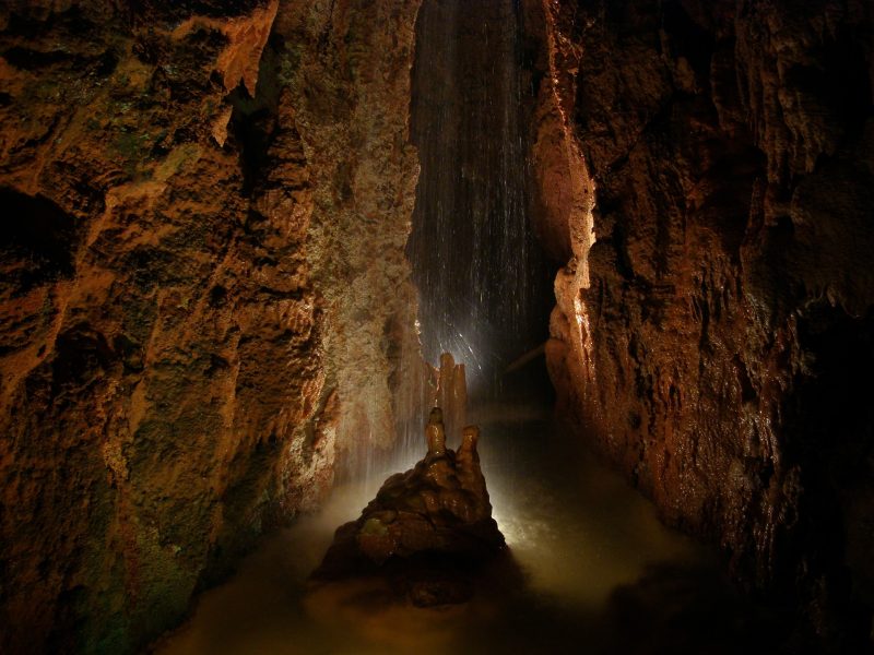Пещеры Украины