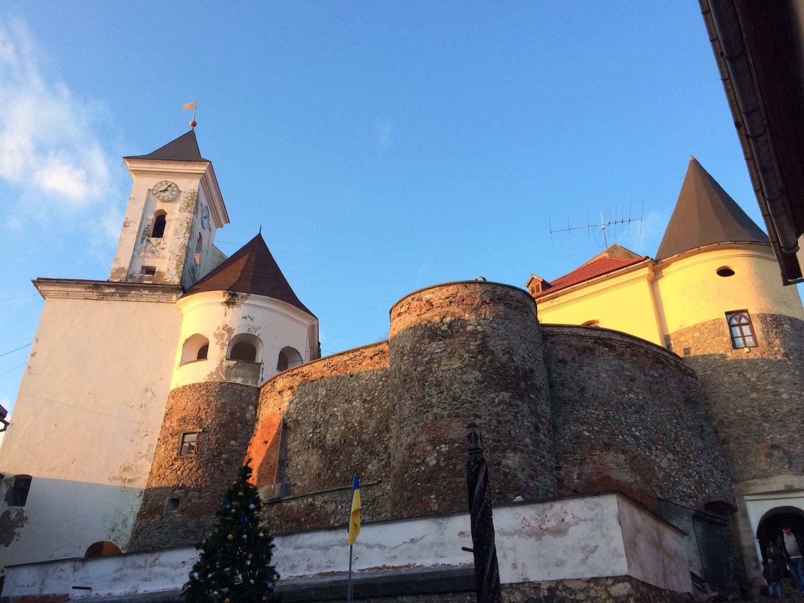 Історії найвідвідуваніших замків України