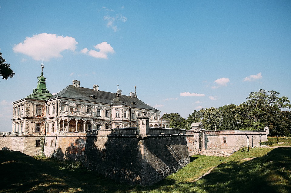 Истории самых посещаемых замков Украины
